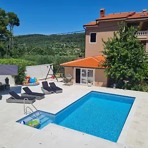 Apartment Nada 